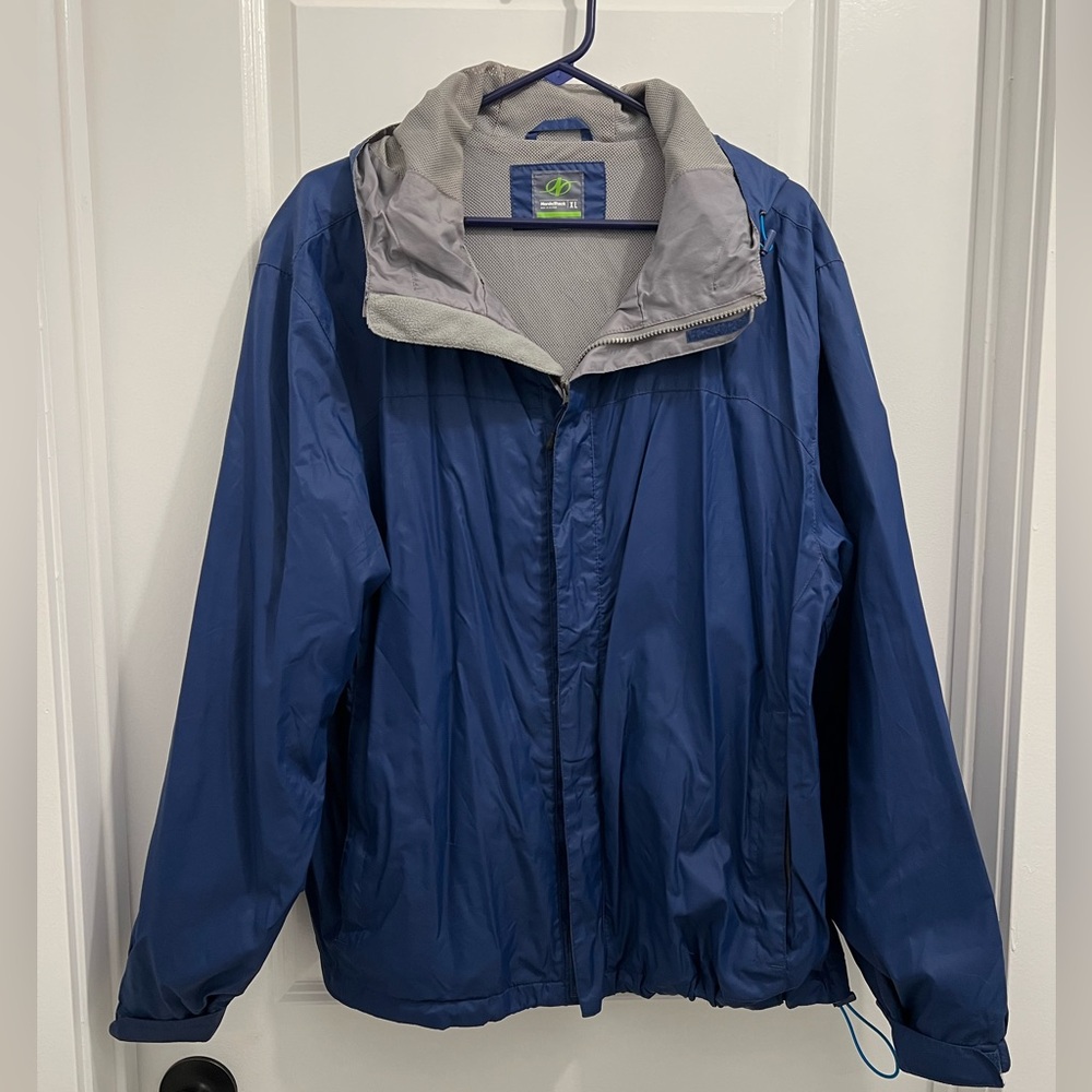 Nordic Track light weight, hooded jacket
XL Blue Mesh lining slightly frayed